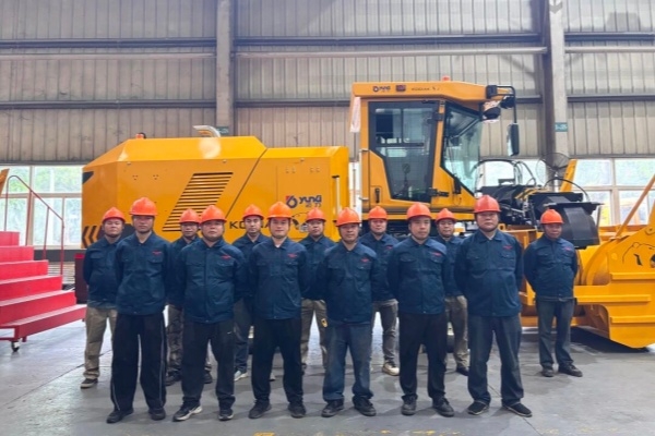 庆贺！中国重汽团体柳州运力公司除雪车班荣获“天下工人前锋号”
